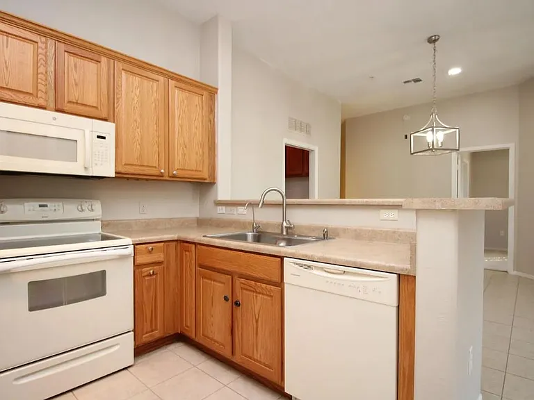 17365 N Cave Creek Rd — Photo 2