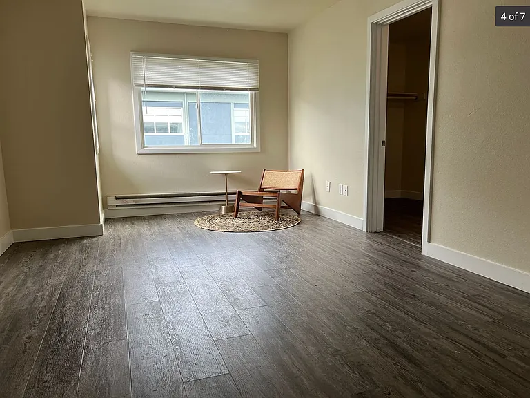 Hilltop Apartments — Photo 6