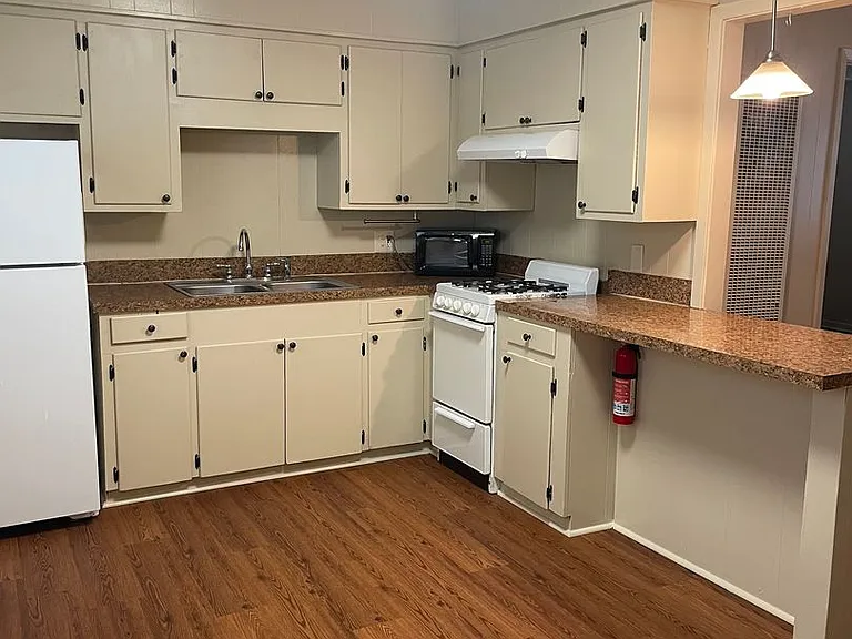 606 S Trenton St #14 — Photo 1