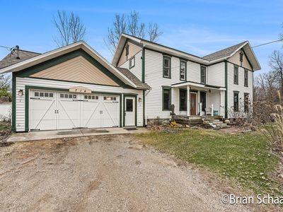 714 Ten Mile Rd NE, Comstock Park, MI, 49321