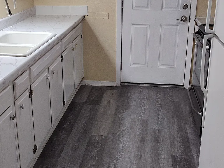 1008 Northcliff Dr — Photo 4