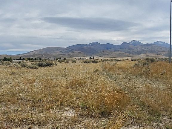 5th image of Unk Peaks View Dr