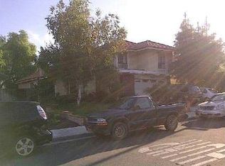 30 Rising Hill Rd, Pomona, CA 91766