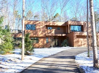 6931 Ravine Trl, Fennville, MI 49408