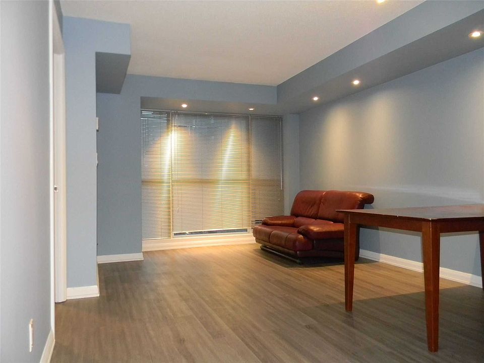2nd image of 18 Beverley St #416P
