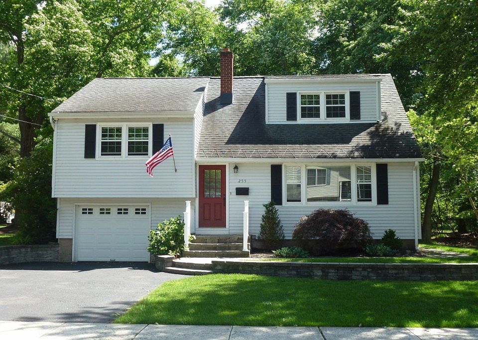 1st image of 255 Palisade Ave