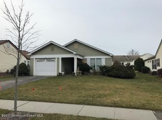 17 Hastings Rd, Manchester, NJ 08759