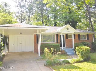2760 Luther Dr, East Pt, GA 30344