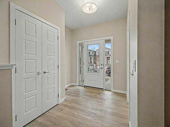 2nd image of 228 S Walgrove Way SE