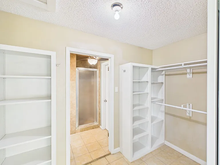 328 Glenmoor Dr — Photo 12