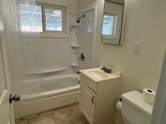 4th image of 3813 A St