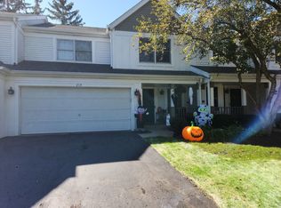 219 Spring Point Dr, Carpentersville, IL
