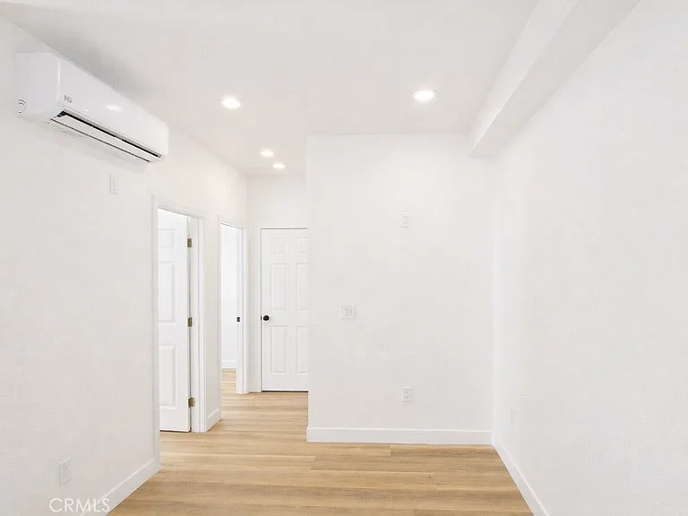 625 Orizaba Ave #5 — Photo 10