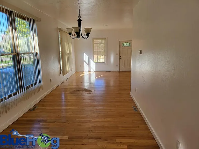 708 Chicago St — Photo 3