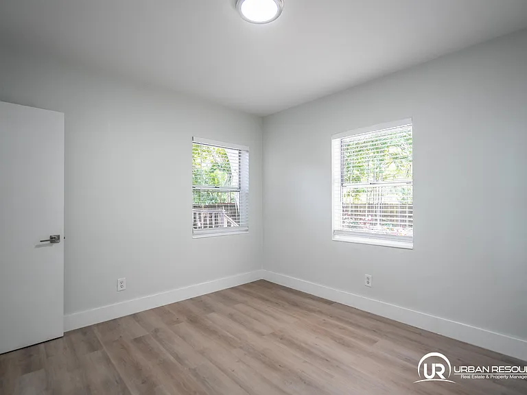 1691 NE 143rd St — Photo 31