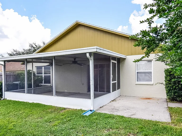 704 Sand Ridge Dr — Photo 15
