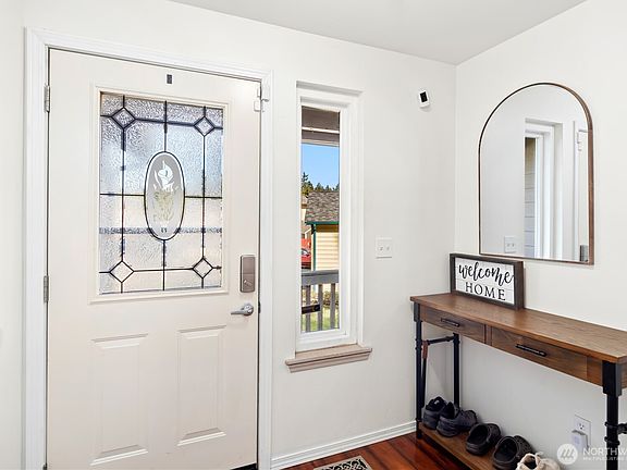 5th image of 8626 Honeyset Lane NW