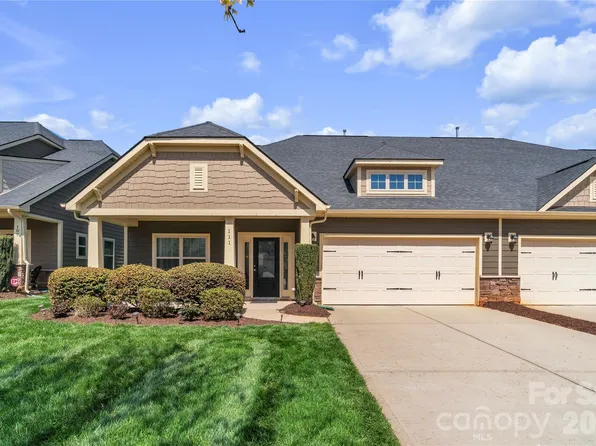 111 Canter Ln, Mooresville, NC 28115