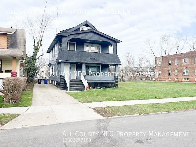 Building Photo - 3310 E 134th St #DOWN