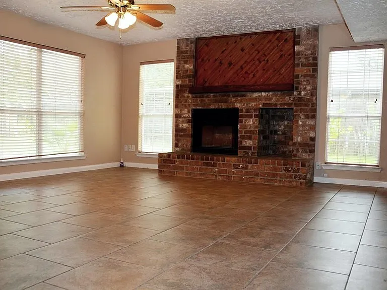 3703 Embarcadero Dr — Photo 6