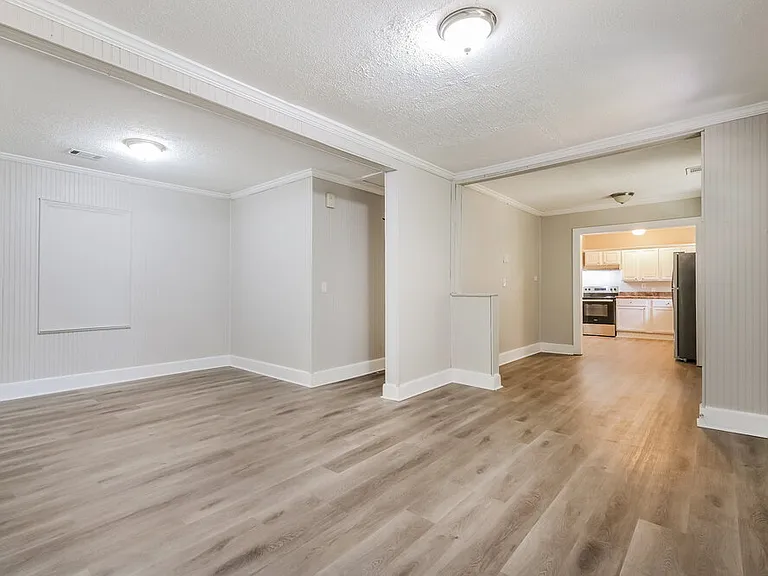 731 Parker St — Photo 4