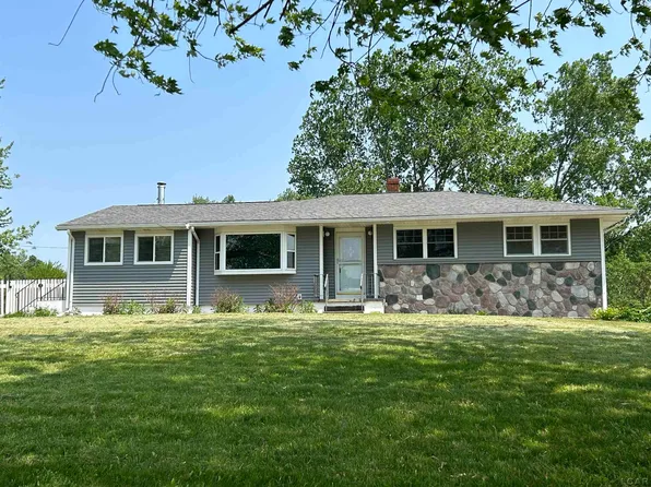 3475 Shierson Hwy, Manitou Beach, MI 49253