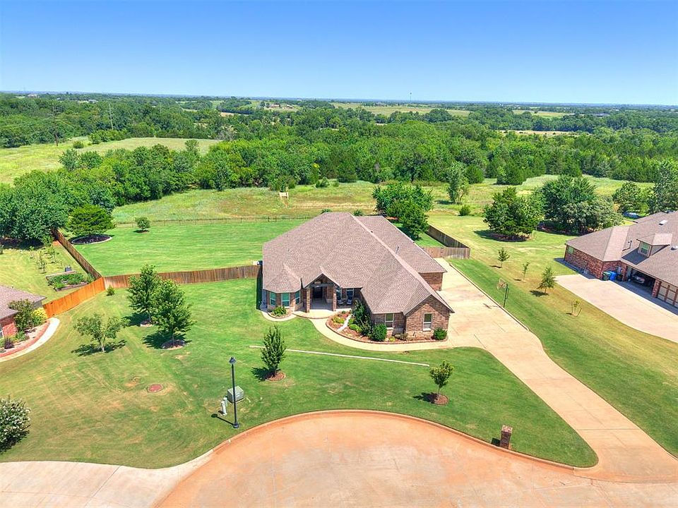 1st image of 3001 Firefly Dr