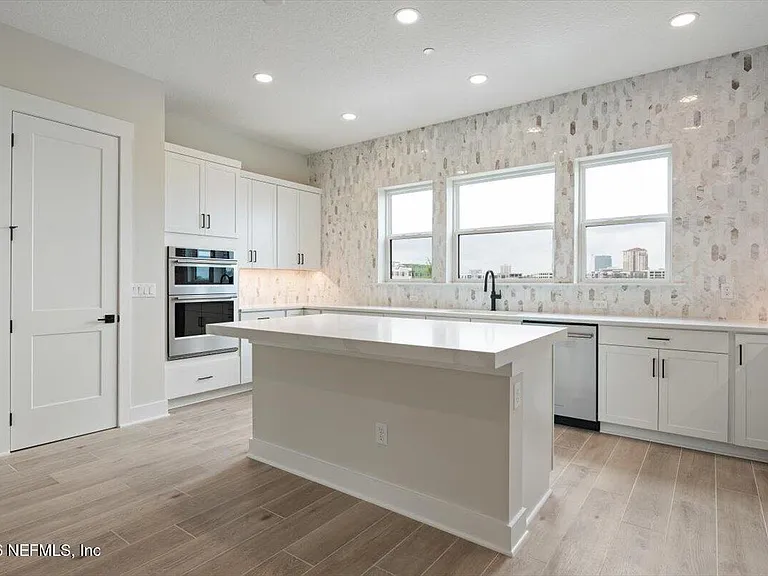 2056 Prudential Dr — Photo 5