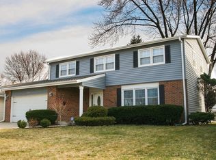 1813 W Willow Ln, Mount Prospect, IL 60056