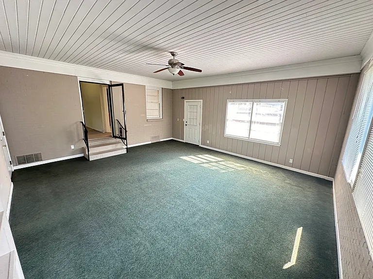 2306 Lane Ave — Photo 9