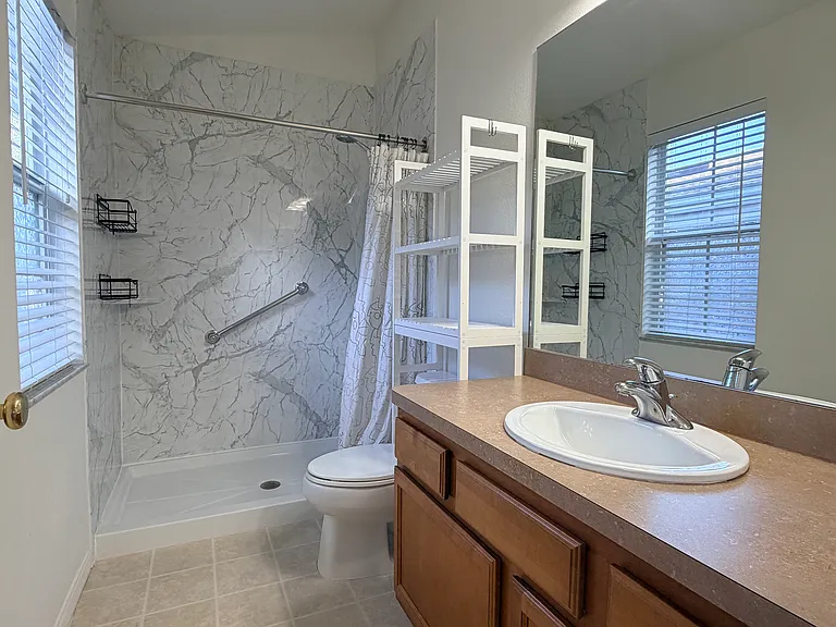 4212 Bismarck Palm Dr — Photo 36