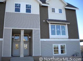 11856 Emery Village Dr N, Champlin, MN 55316