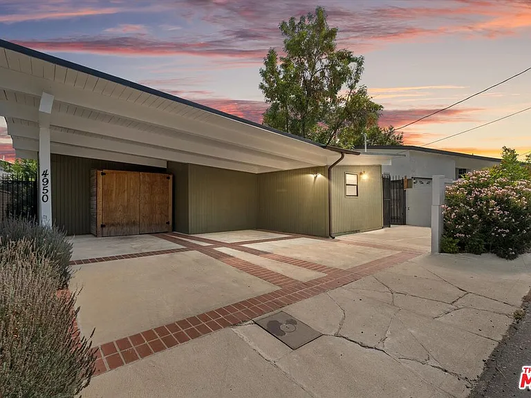 4950 Marmol Dr — Photo 2