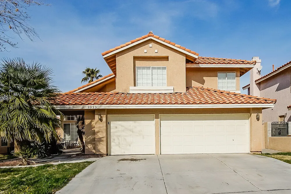 4 bed, 3.0 bath, 2428 sqft, $4,930 — Photo 1
