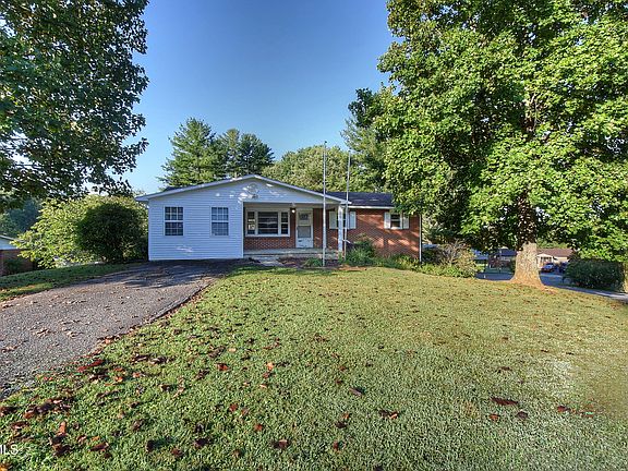 4th image of 119 Evergreen Rd