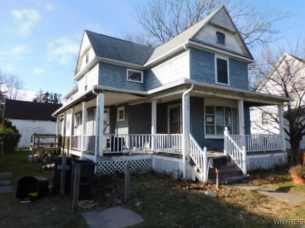 2762 West Ave, Newfane, NY 14108