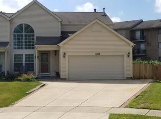 130 Horizon Cir, Carol Stream, IL 60188