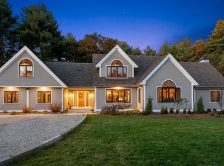 7 Swandale Dr, Mendon, MA 01756