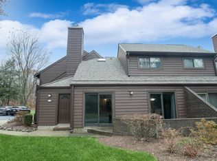 1B Yacenda Dr, Morris Plains, NJ 07950