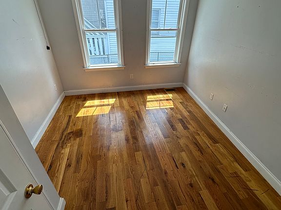 4th image of 1684 N Shore Rd #1