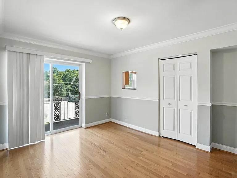 2270 Madison Rd #1B — Photo 16