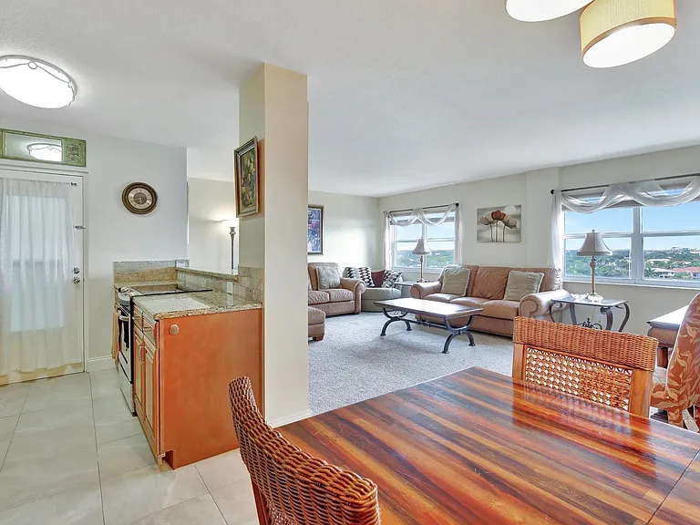 2555 NE 11th St #Penthouse 09 — Photo 12