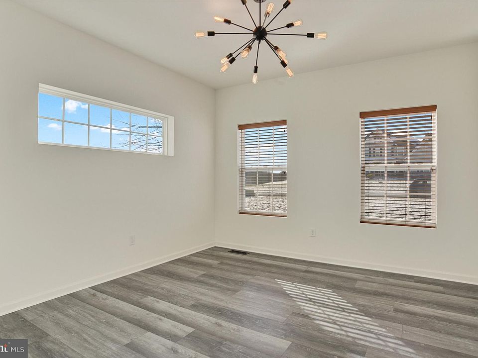 Live On Breeze Hill(中古品) 7061 Creek Crossing Dr, Harrisburg, PA 17111 | Zillow