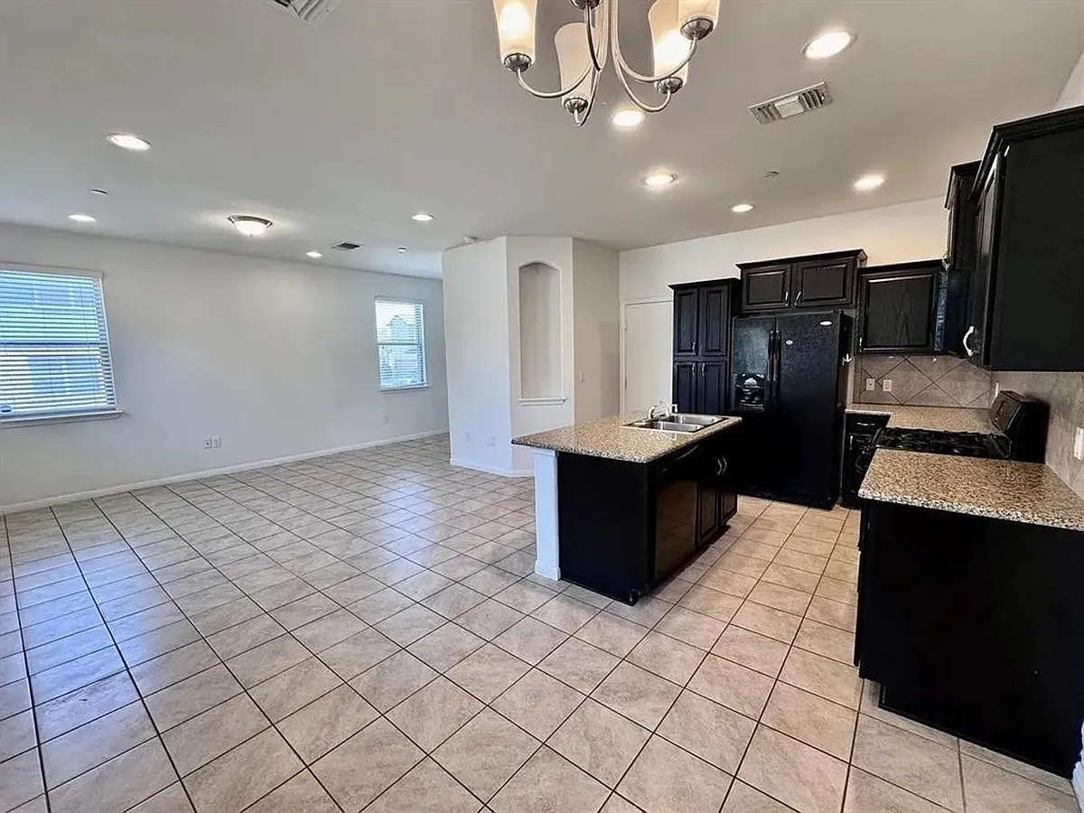 Building Photo - 1001 Zodiac Ln #50
