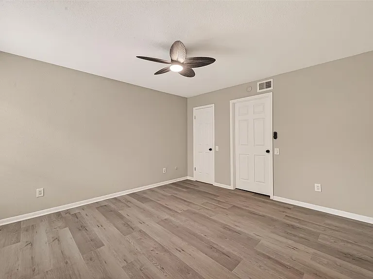 1860 White Oak Dr #311 — Photo 24
