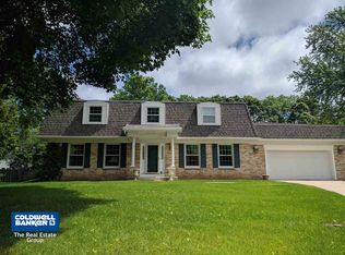 3221 Normandy Ln, Green Bay, WI 54301