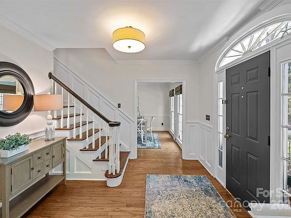 4th image of 10431 William Penn Ln