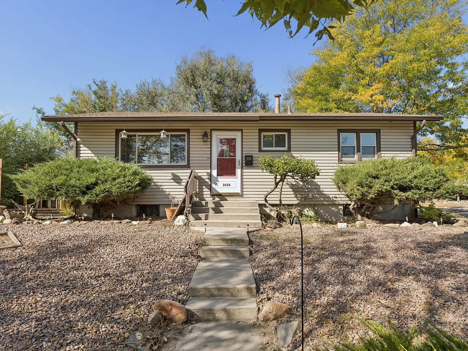 3 bed, $2,500 — Photo 1