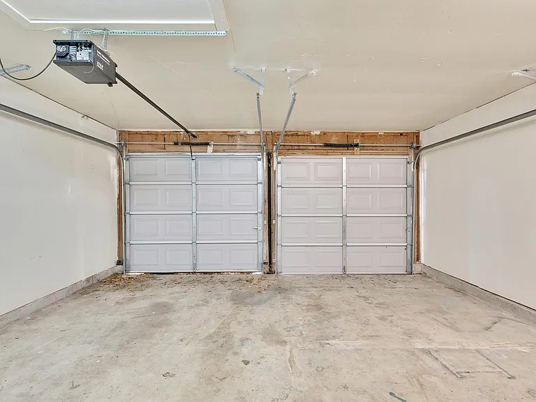 2104 Agarita Trl — Photo 26