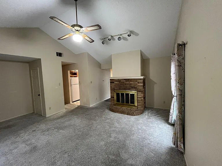 262 Pinyon Ln — Photo 2